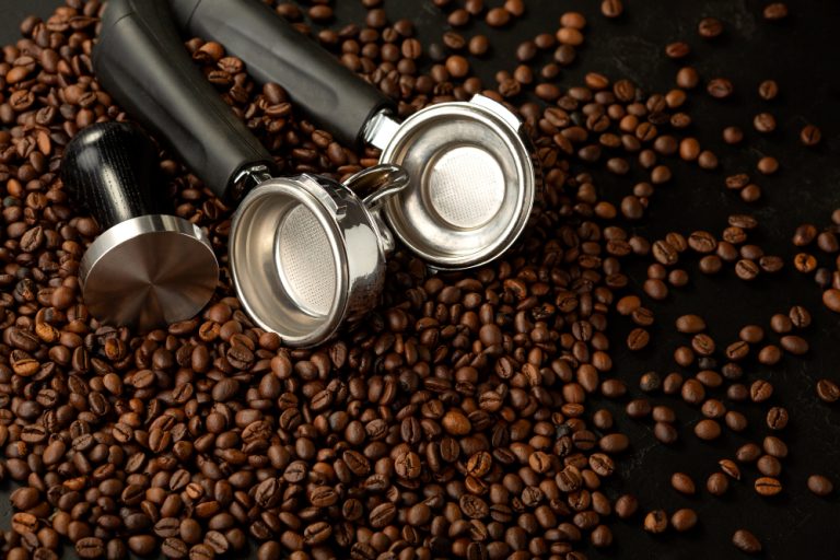 Diferența dintre espressor automat și capsule. Ce aleg clienții români?
