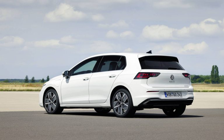 Volkswagen Golf, cea mai populară mașină din România în 2025 – analiza Plus-Auto.ro